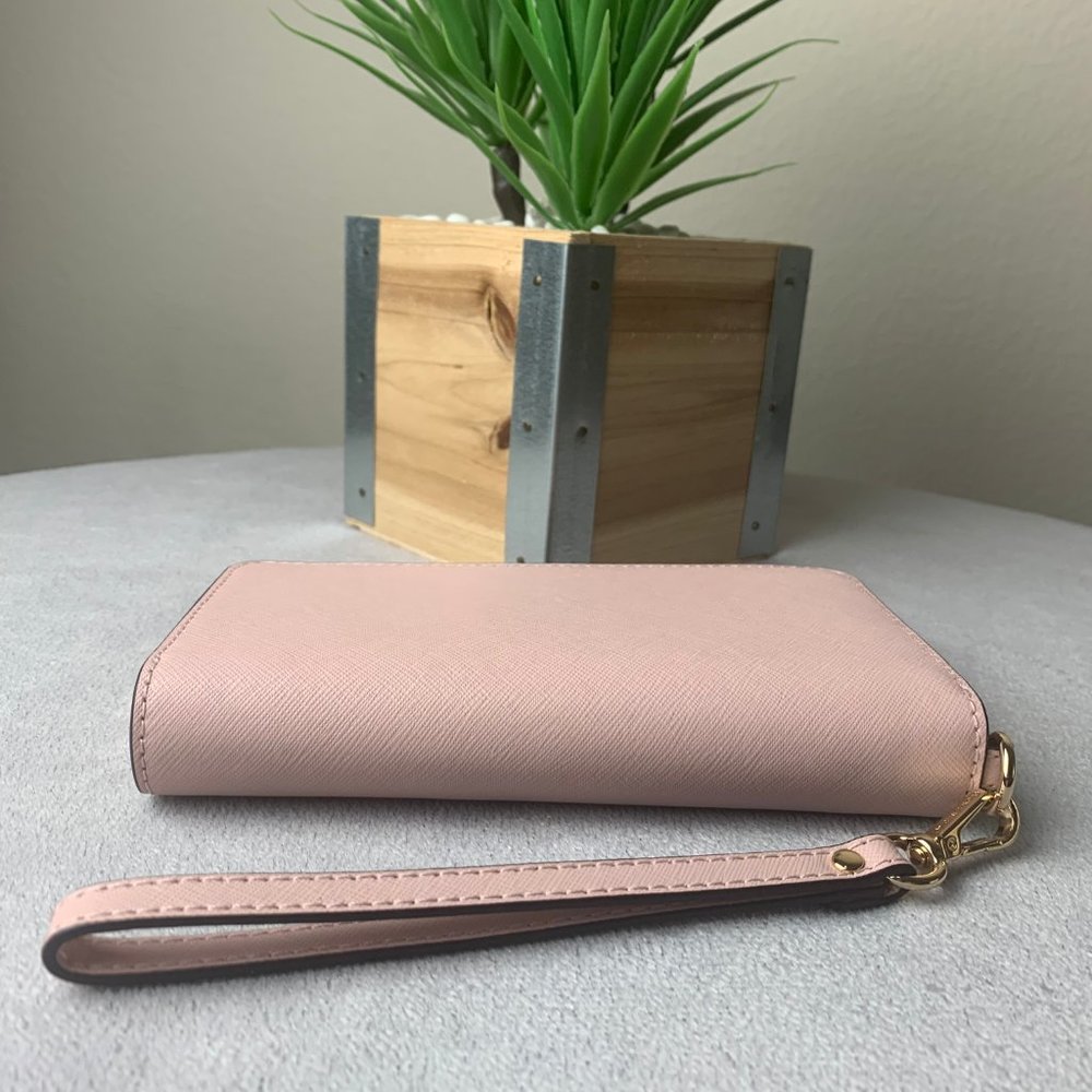 Michael Kors Jet Set Travel Flat MF LTH Phone Case - Picture 5 of 6